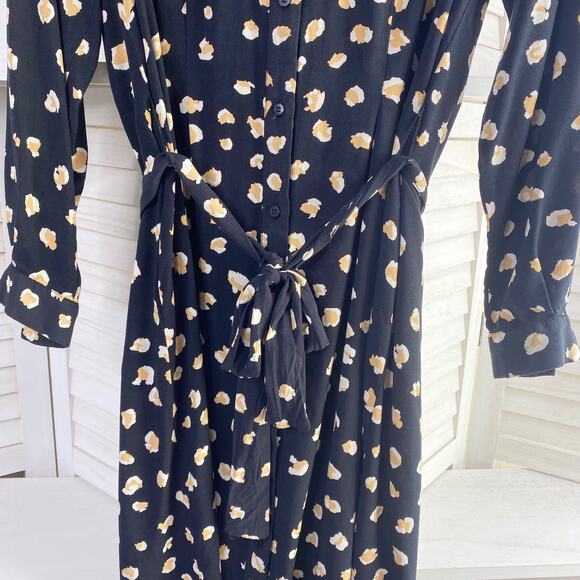 Reserved black and tan button down belted dress size 8 - Picture 8 of 11